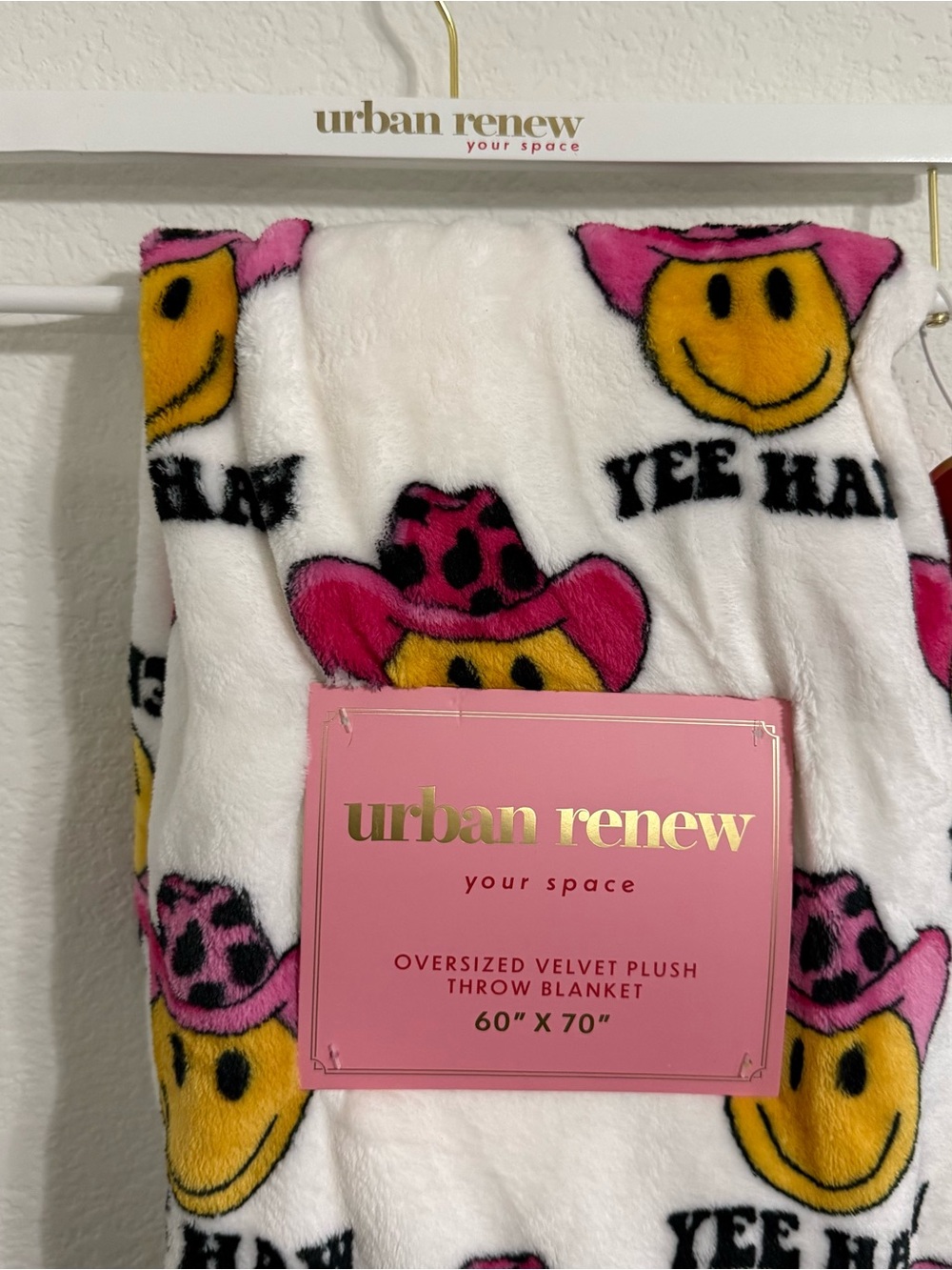 Howdy yee how smiley face ultra soft throw blanket